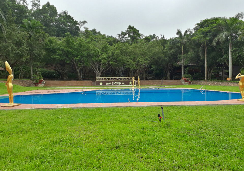 Bể bơi Paragon Resort - khu du lịch có bể bơi ở Ba Vì